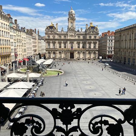 Vue Place Des Terreaux-4 Voyageurs Лион Екстериор снимка