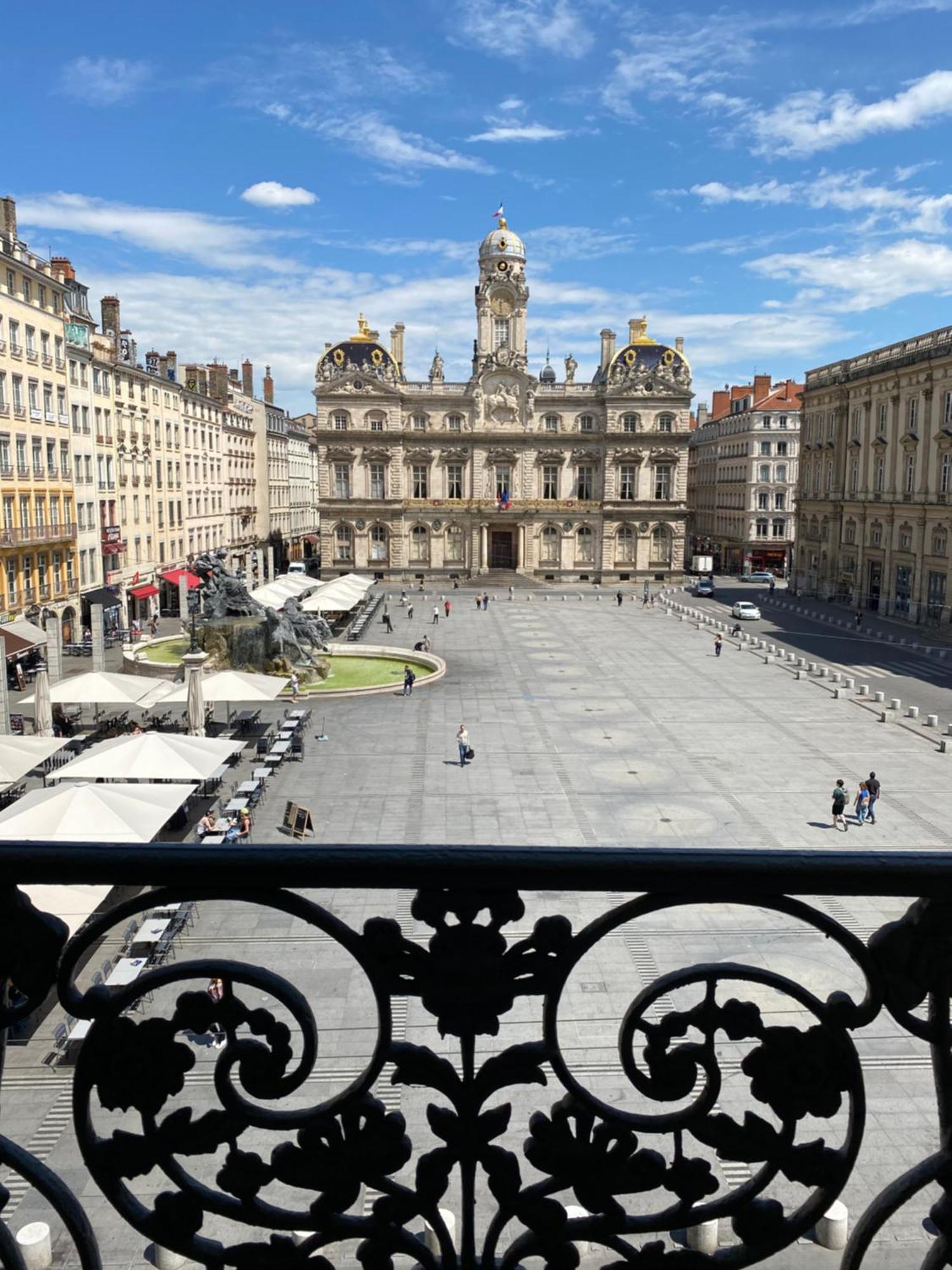 Vue Place Des Terreaux-4 Voyageurs Лион Екстериор снимка